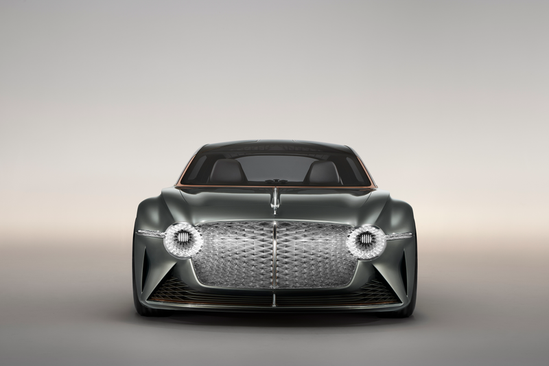 Illustration for article titled Bentley's EXP 100 GT Imagines Electric luxury and AI assistants this year 2035